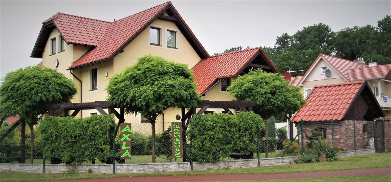 Willa Axla Z Weranda Ogrodem I Parkingiem Kudowa Zdroj Exterior photo