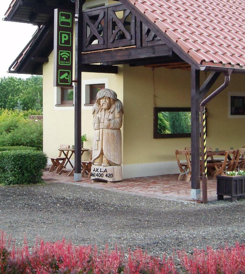 Willa Axla Z Weranda Ogrodem I Parkingiem Kudowa Zdroj Exterior photo